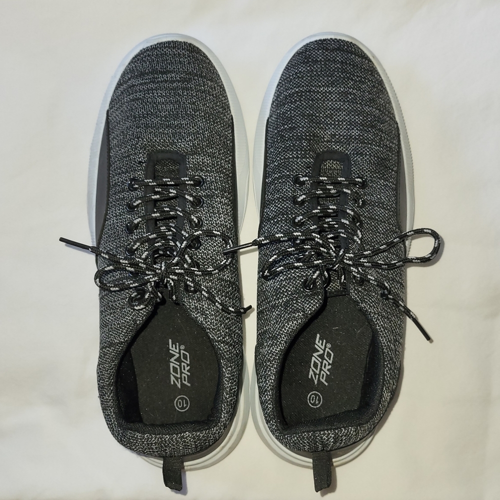 EUC Men's Zone Pro Sneaker Size 10